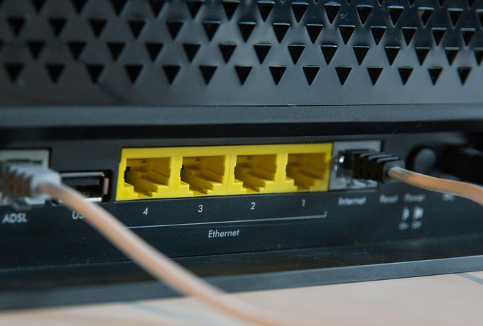 Porte ethernet di un router per la connessione della rete LAN